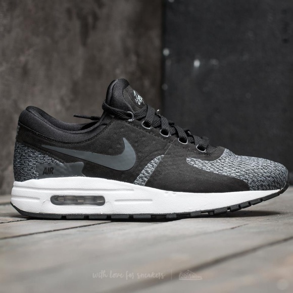 Nike Shoes - NEW - Nike Air Max Zero SE